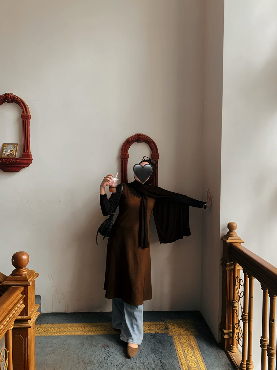 happywithV2's tweet photo. pap my outfit akhir-akhir ini hihi🫶🏻
(tb 160, bb 67)

per outfit an aku selalu siap tapi tiket konser dan pesawat nya yang ga siap, nasip K-ARMY😭#BTSWORLDTOUR https://t.co/Zg7lu2s9gJ