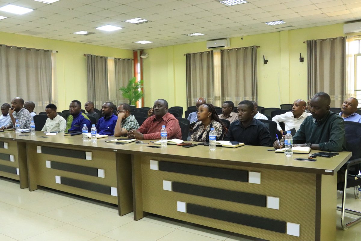 IucnRwanda's tweet photo. 🌿The Vice Mayor in charge of Economic Development,
@umwalia9 of @BugeseraDistr, hosted a meeting with representatives from the #TREPAproject to review the progress of the project.
She urged strong partnerships to accelerate project implementation and build community resilience. https://t.co/FqhElqIB6V