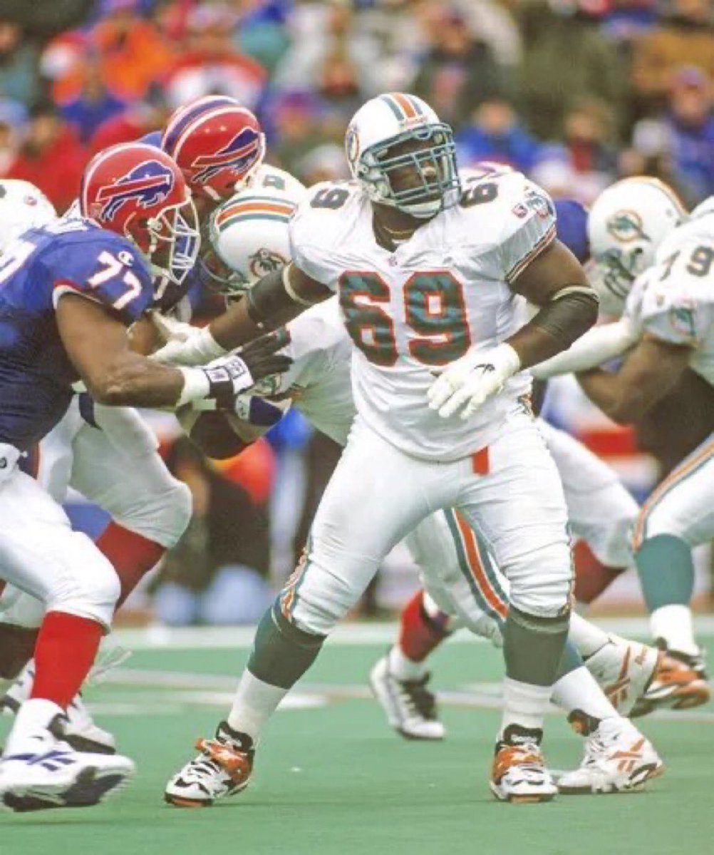 mustbemarisa87's tweet photo. 69 days until football season. 
The player we will be spotlighting today is offensive lineman #69 Keith Sims.

Sims was drafted by the Dolphins in the second round in 1990. He followed the Dolphins first round pick that year of Richmond Webb. The two would be a part of a tough offensive line that did an outstanding job of protecting Dan Marino. Sims spent 8 seasons with the Dolphins. Most recently, Sims has continued showing his love for football by landing himself a spot as an assistant football coach for the Seckinger Jaguars in Georgia. 

Get Your Flowers
⭐️ Second Team All-Pro
⭐️ 3x Pro Bowler
⭐️ PFWA All-Rookie Team
⭐️ Dolphins Walk of Fame (2013)