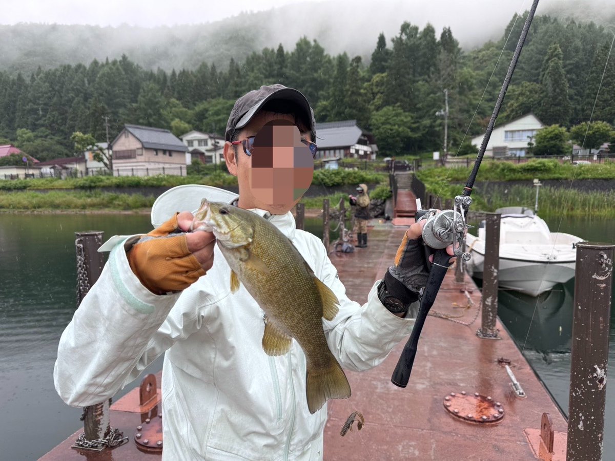 dayamafish's tweet photo. 桧原湖遠征DAY1オカッパリ。3人18本！

47センチのラージ、嫁とダブルヒット！！

明日はボート！ https://t.co/Rh617XX2fp