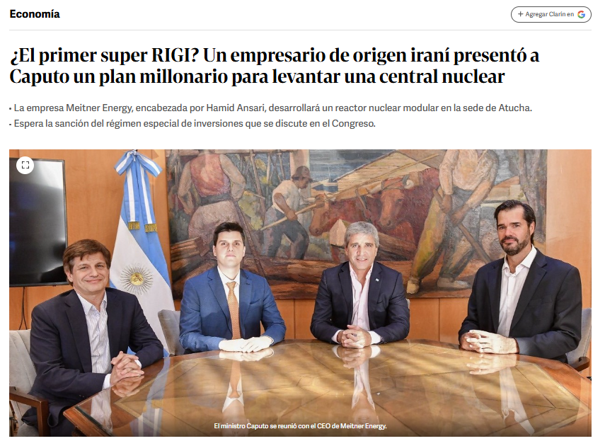 Juli_Strada's tweet photo. Hoy en Clarín anuncian una supuesta inversión multimillonaria en un nuevo reactor nuclear (cuyo inversor justo, casualmente, es de origen estadounidense) y, va de suyo, quiere acceder a los beneficios del SUPER-RIGI. 
En la nota, el medio relata al pasar que "La noticia llega en un contexto particular para el sector nuclear. Esta semana la Comisión Nacional de Energía Atómica despidió a 61 trabajadores".
¿"En un contexto particular"? Mirá vos. ¿EN SERIO?
¿Será que Meitner Energy, la empresa involucrada en esta nueva inversión, es la que puso 50 millones de dólares para succionar personal calificado, en su mayoría, de la CNEA?
Me ofrezco para completar el panorama del desguace nuclear y conectar los puntos:

1) Milei gana las elecciones y manda una ley al Congreso para vender las centrales nucleares en un 49% (Nucleoeléctrica Argentina Sociedad Anónima). Que reitero: arroja superávit, antes y ahora. En esta aprobación votaron de manera positiva muchos diputados y senadores que habría que listar. Se agradece que los agreguen al final de este tuit.
2) Primera privatización que concretan Milei y Cornejo juntitos: IMPSA, empresa estratégica que forma parte de la cadena de valor nuclear. ¿Quién la compra? Una empresa de EEUU: ARC Energy. ¡Casualidades!
3) Frenan la planta de Dioxitek (que fabrica pastillas de uranio, nada menos). Recuerdo muy bien que logramos sacarla de la lista de empresas a vender los que luchamos saliendo a la calle en enero de 2024.
4) Paralizan las obras en la Planta Industrial de Agua Pesada (PIAP) de Neuquén (una de las de mayor capacidad productiva del mundo) y no me extrañaría que ya la estén ofreciendo también a inversores extranjeros. 
5) Frenan el reactor atómico modular reconocido internacionalmente que se gestó en la Comisión Nacional de Energía Atómica y que se llama CAREM-25. Como excusa hablan de un nuevo Plan Nuclear Argentino para tapar el desmantelamiento (con Reidel, el Adorni 2).
6) Firman un pre-acuerdo comercial con EEUU donde Argentina se compromete a la extracción y exportación de uranio (no a usarlo para nuestro proceso nuclear que precisamente requiere uranio natural y agua pesada).
7) Esta semana vacían la CNEA y sacan de sus puestos de trabajo a los trabajadores con represión policial. 

¿Cuál es el objetivo, entonces, del anuncio de hoy? 
El de siempre: justificar la suspensión del CAREM-25 en un supuesto nuevo reactor pero "privado" y entregar nuestro saber calificado, que Argentina se alinee con EEUU para comprar reactores SMR y que, como detalla el acuerdo comercial Argentina-EEUU, extraigamos y vendamos nuestro uranio a la industria nuclear de EEUU. Todo esto mientras el grupo ARC Energy usa los aprendizajes de IMPSA para fabricar los recipientes a presión de los SMR supuestamente "made in USA".

Quizás sea muy ambicioso de mi parte que esto sea publicado, es verdad, pero no pierdo las esperanzas en que los grandes medios quieran hacer periodismo. 
Por cierto: Clarín no es el único que hace silencio sobre la entrega de nuestra soberanía nuclear.
PD: recomiendo esta nota de Diego Hurtado: https://t.co/zyt0VwRv9P