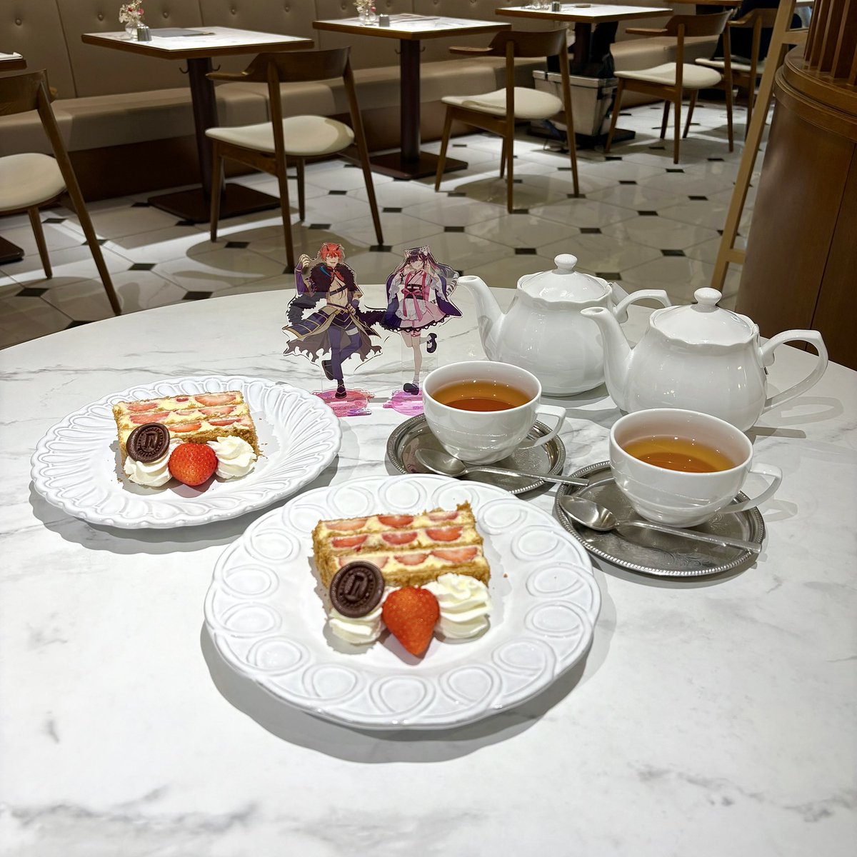 M_s2_185's tweet photo. RITUEL CAFÉ

予約なし待ち時間なしで丸型大理石案内してもらった！数量限定のミルフィーユおいしすぎ> ̫<♩ https://t.co/RbxUgkC2iR