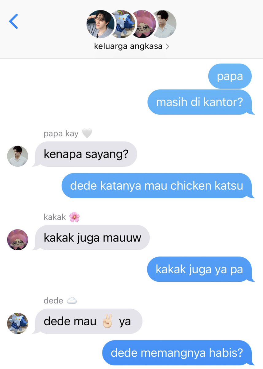 versesanne's tweet photo. skynani smyleneona few tweets au

a little glimpse of their chaotic but lovely family group chat. https://t.co/nRkDCFiLuN