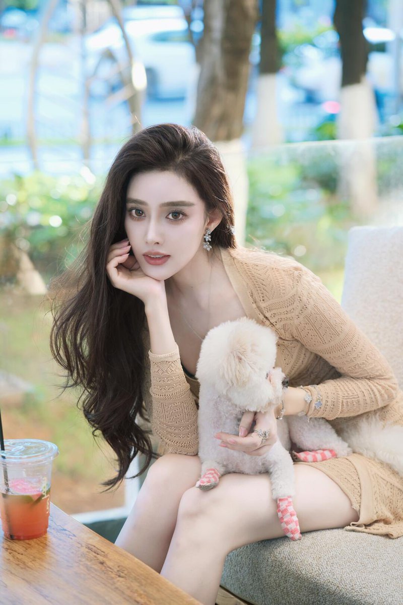 Yvoneraa's tweet photo. #美女 #女神 #空姐 #反差 #反差婊 #反差感 #女神婊 https://t.co/Zljv4HqMYO