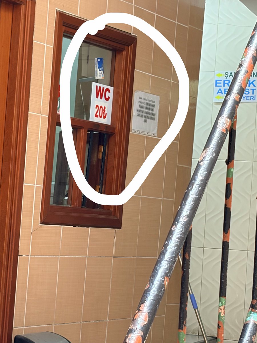 mrtakts04's tweet photo. @diyanetbasin bakın adamlar işi son evreye getirmişler mini çelik kasa ve  wc üsreti @BeyogluBld  temizlik işlerini ücretsiz yapıyormuş @RTErdogan  milleti her türlü soyuyorlar bir bardak çay 75,tl tuvalet 20,tl #emekli accccccc oyyyyy havarrrr https://t.co/wHSQbFQBuu