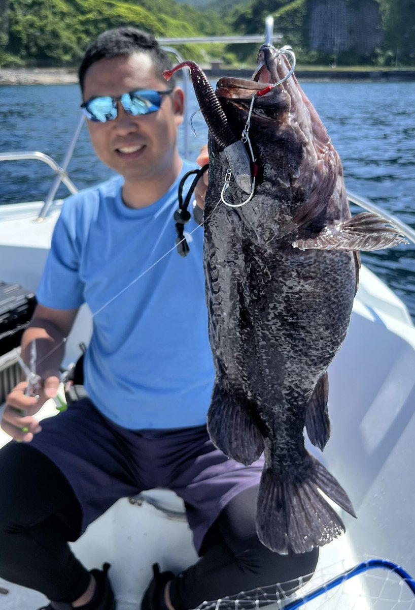 Atuy_fishing's tweet photo. 7/3釣果：ヒラメ5枚（マゾイも！）

凪の中ボトムワインドで出港！
レクチャー後スタートするも渋い💦昨日居た浅場から魚が抜けた印象😓それでも9時半の時合いを逃さずパタパタとキャッチ！
ボトムワインドヒラメシーズンは終了間近⁉️
ぜひお早めにご連絡を🖐️

📅空き確認👇
https://t.co/gGSfAZ1NNQ https://t.co/H0UG85GGZM