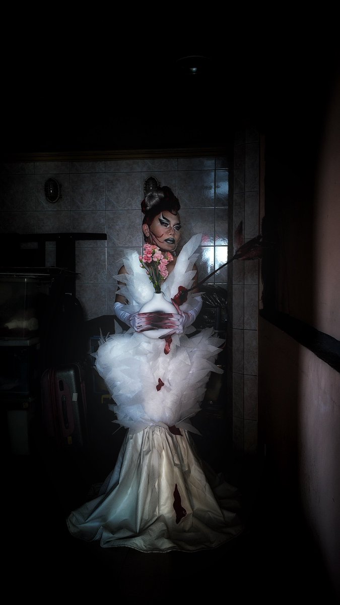 slaytinaaa's tweet photo. “I feel like you don’t love me as much as I do… like it’s not mutual” 🥀🔪👿

🎬@obsessionmovie inspired drag tales from the Crypt 🪦 https://t.co/kjz1KBTf2z
