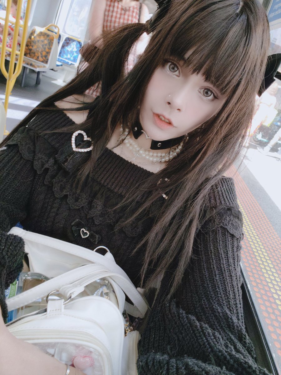 Necronomicos's tweet photo. A fashionable seamstress 🎀

You        and       your deadlock main https://t.co/KOB7jfmF0O