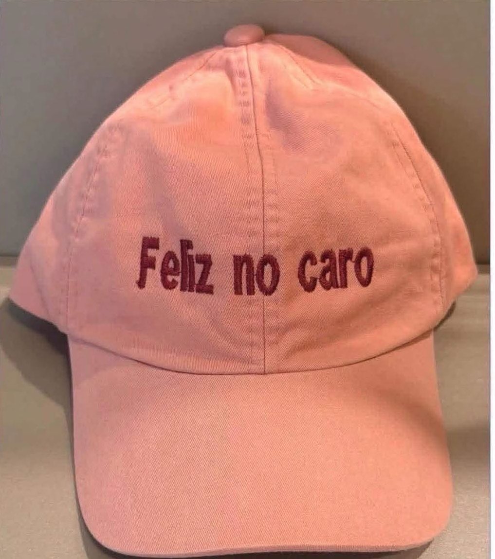 paginalixo1's tweet photo. Infelizmente só sou feliz no caro 😭 https://t.co/ym44GT6u45