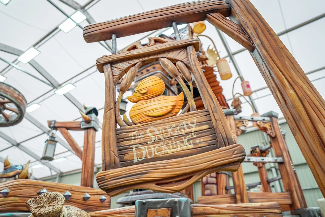 AmelandOff's tweet photo. Premier aperçu des quatre chars de la Cavalcade des Princesses Disney : Vaiana, Raiponce, Tiana et Raya ✨ Dès le 24 juillet à #DisneyAdventureWorld @DisneylandParis https://t.co/nQgNCNBaGl