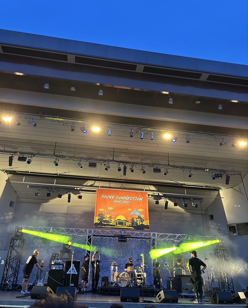 6Qf14's tweet photo. セトリ良すぎ！
野外夜の星世界と宇宙飛行士は泣く😭
アンコールで夏のまほろ🥹
来週がもっと楽しみになった！ https://t.co/K8Kdk2QnZL