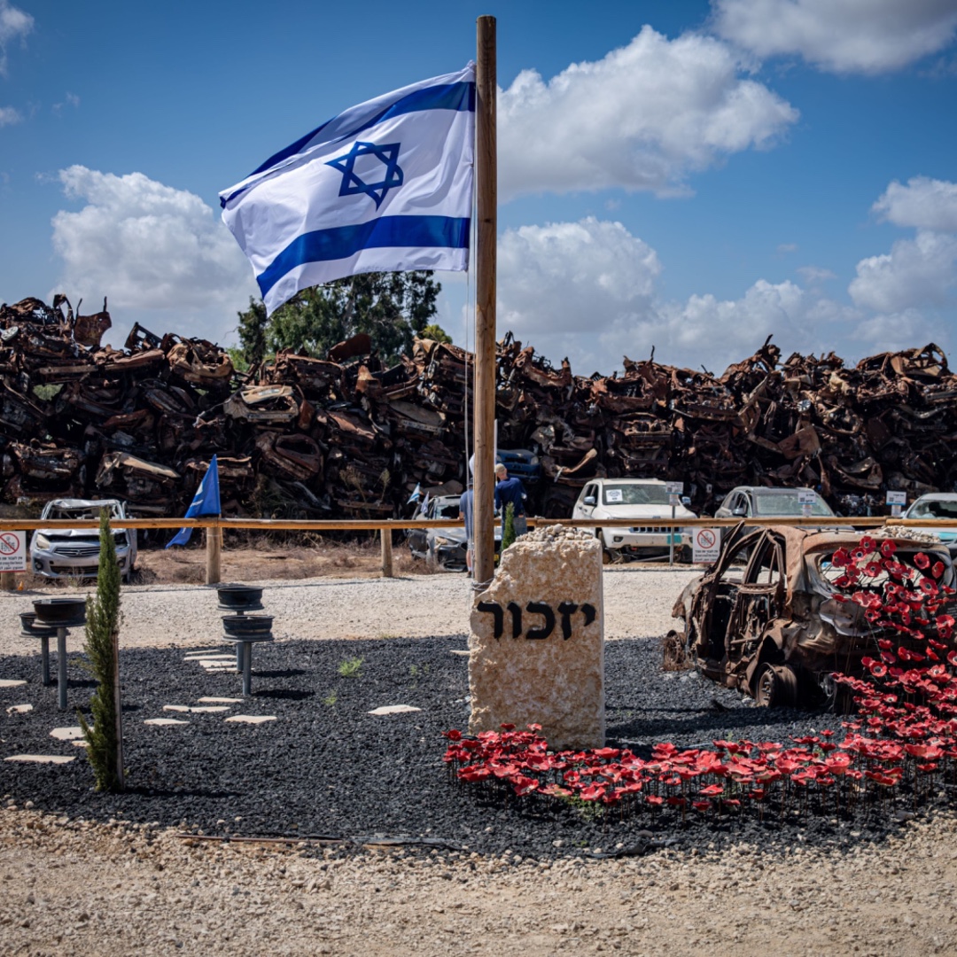 HananyaNaftali's tweet photo. 1,000 days after October 7, Israel's border towns aren't ruins, they're full of families coming home. 

The world wants us to forget. We won't.

"And thy children shall come again to their own border." (Jeremiah 31:17). Read the full report >> https://t.co/ZMZ2oNW5Wd https://t.co/uQUl3tkl3c