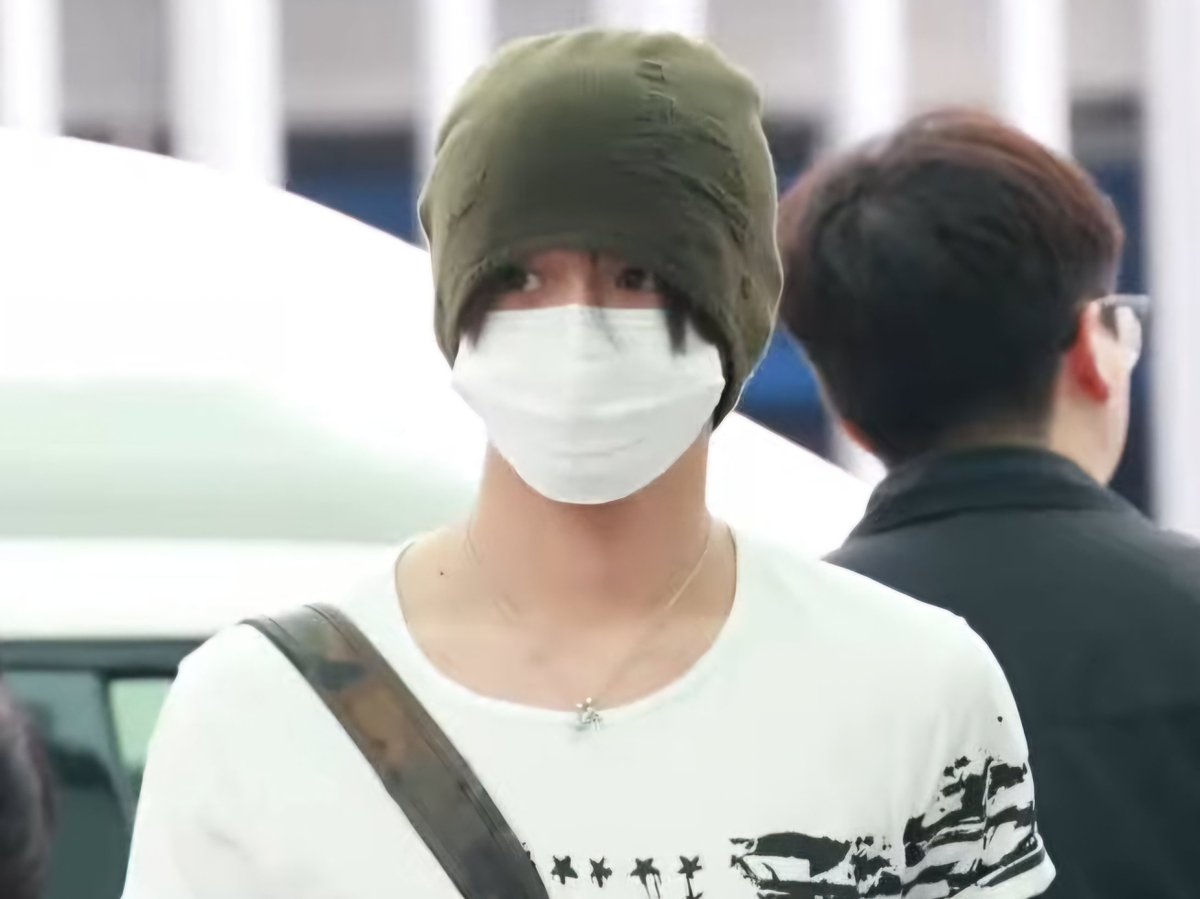 rikujjang's tweet photo. baby riku's hat looked familiar 🥹🤏🏻🤏🏻 https://t.co/q2dIOamuvY