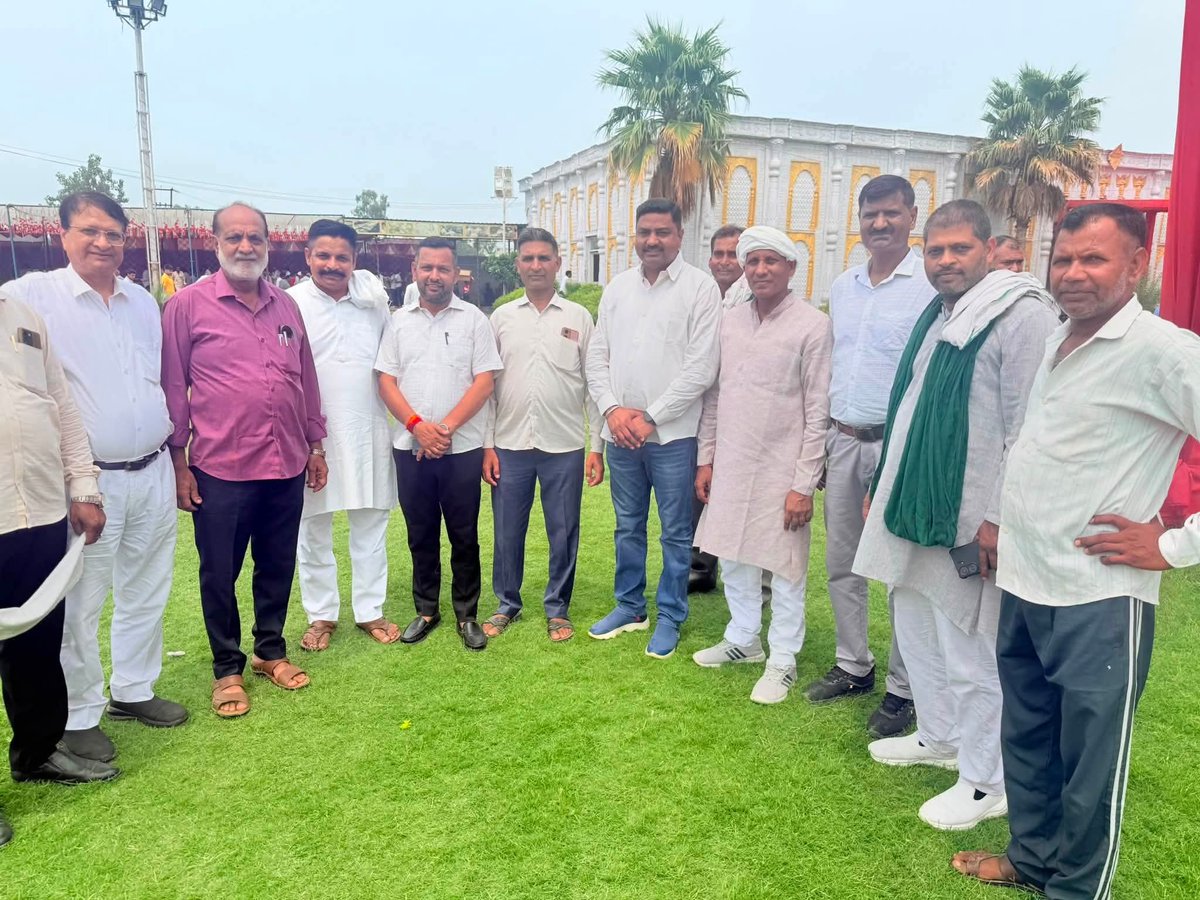 Digvijay_Bjp's tweet photo. आज किठौर विधानसभा के ग्राम जिठौली के प्रधान एवं सिसौली भाजपा मंडल के उपाध्यक्ष श्री तिलकराज सिंह जी की पूज्य माताजी अरिष्टि में सम्मिलित होकर दिवंगत आत्मा को श्रद्धांजलि अर्पित की।

ॐ शांति। 🙏 https://t.co/m2fxLRIYLe