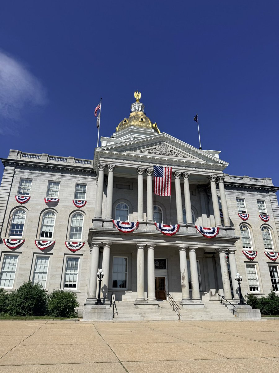 Governor Kelly Ayotte tweet media