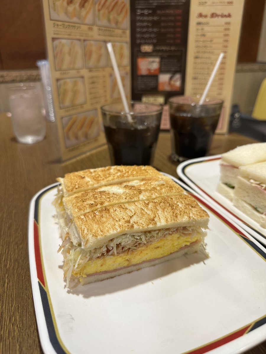 Yu6002an62's tweet photo. HMV栄　
パネル展に行って来ました♪
#ユチョン
コンパルのアイスコーヒー
とサンドイッチ🥪😆 https://t.co/Nji73yBvGS