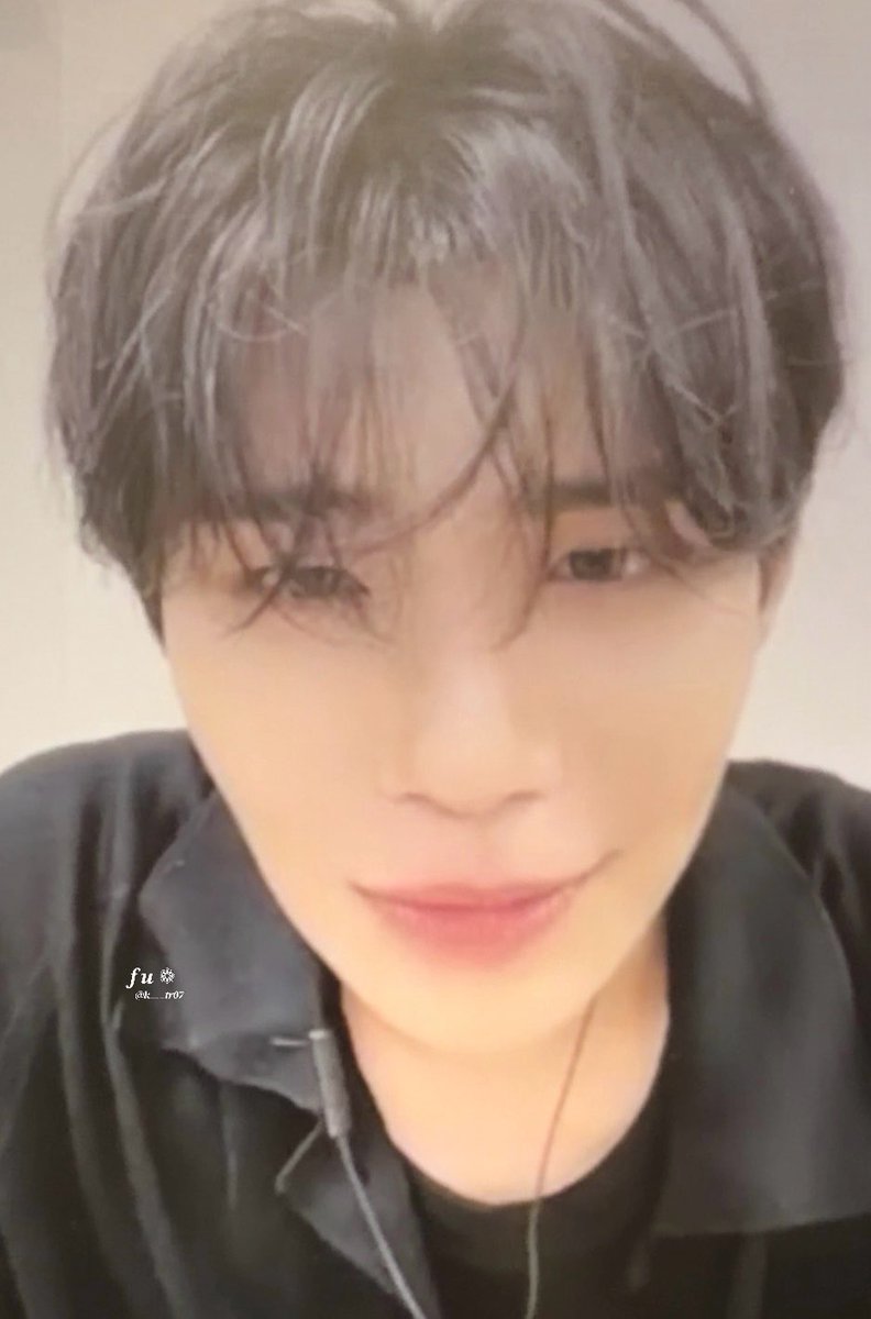 k___tr07's tweet photo. 260703 [𝐴𝑠𝑐𝑒𝑛𝑑-] 
영상통화 일본 영통 
オンライントーク ヨントン

꒰ᐢ⸝⸝× ·̫ ×⸝⸝ᐢ꒱💘💘

#김태래 #KIMTAERAE #キムテレ
#제로베이스원 #ZEROBASEONE #ZB1 https://t.co/290Fo9hNGv