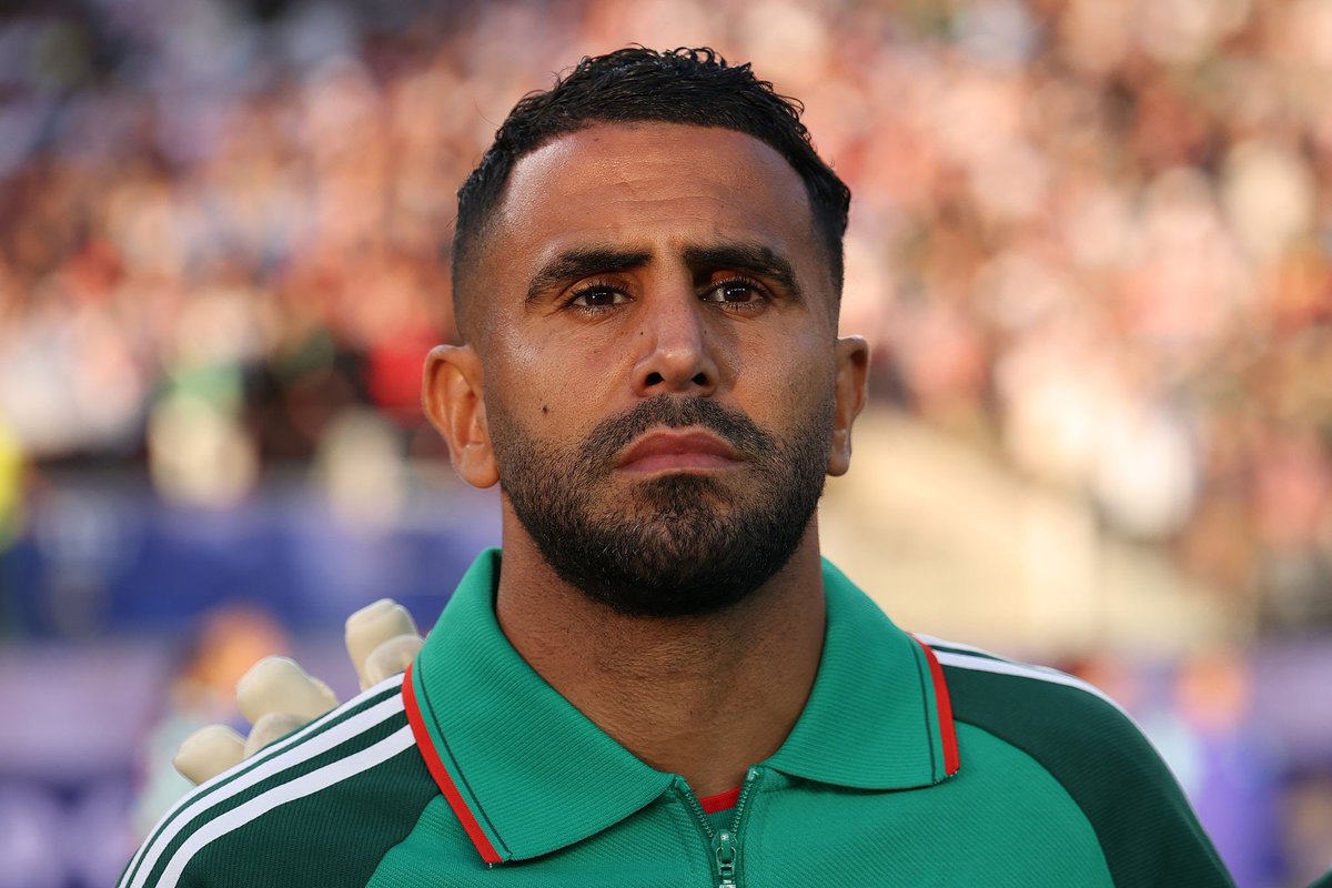 Salim93DZ's tweet photo. Mahrez en EN (2014/2026)

120 Matchs (2ème)
40 Buts (2ème)
38 Assists (1er)

- 9 buts à la CAN (records) 
- 2 buts à la CDM (co-records) 

- 1 CAN 🥇

Légende ✅🇩🇿 https://t.co/MO06wQM551