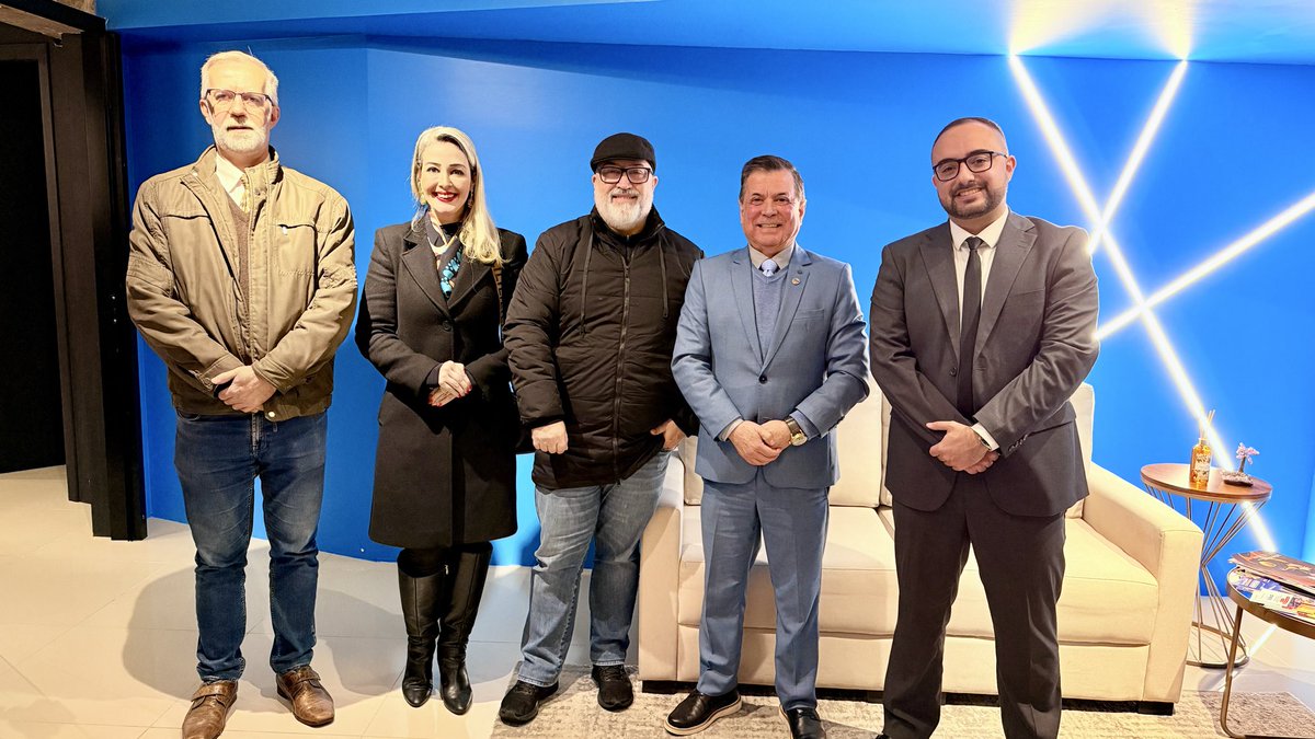 Fernando_Fsdo's tweet photo. Golpe do Falso Advogado em Debate
No nosso programa Panorama, na TV Santa Maria, recebemos a Dra. Juliane Müller Korb, o Dr. Luiz Paulo Camargo e o Delegado Regional de Santa Maria, Sandro Meinerz para falar sobre o golpe do falso advogado, prevenção e orientações à população. https://t.co/HfRZIJb88O