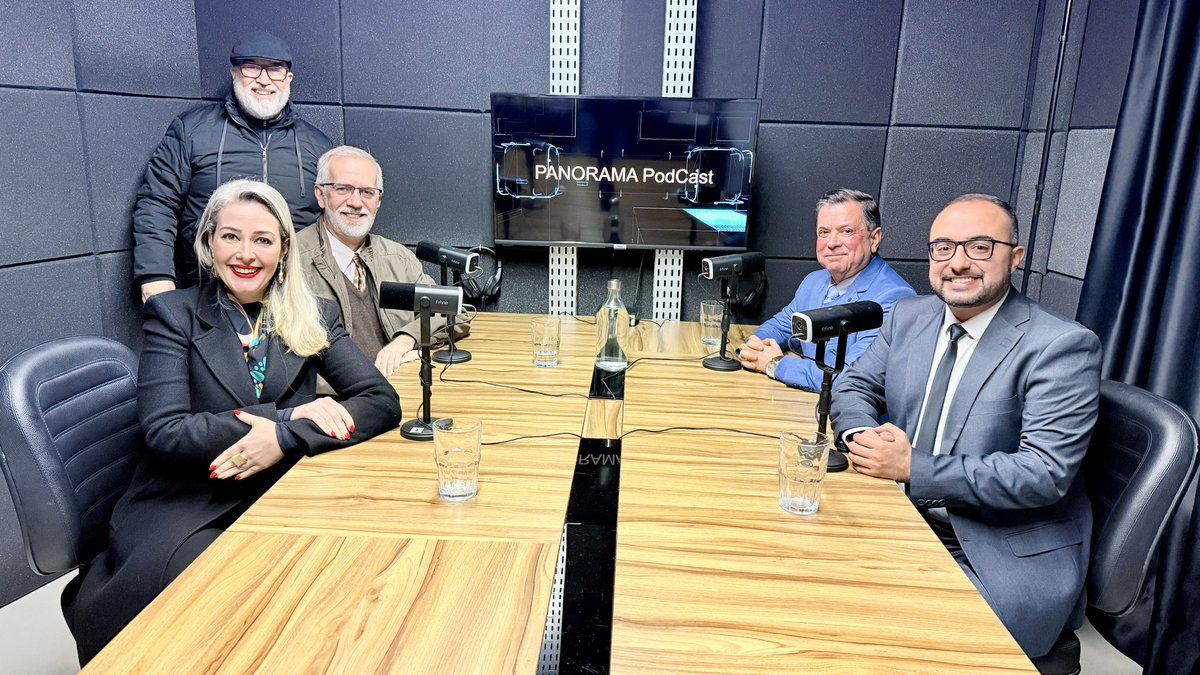 Fernando_Fsdo's tweet photo. Golpe do Falso Advogado em Debate
No nosso programa Panorama, na TV Santa Maria, recebemos a Dra. Juliane Müller Korb, o Dr. Luiz Paulo Camargo e o Delegado Regional de Santa Maria, Sandro Meinerz para falar sobre o golpe do falso advogado, prevenção e orientações à população. https://t.co/HfRZIJb88O