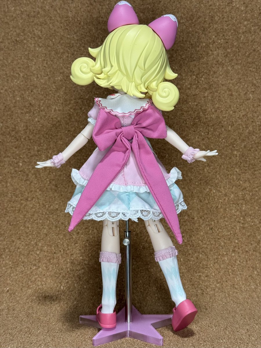 chick_hops's tweet photo. 今日のブラインドドール
Mirai Dolle 星愿少女 BJD 甜甜さん
苺のケーキかパフェの様な衣装がとても可愛いです。
まぶたの可動するギミックがあるので豊かな表情付けができるのが特徴。
まぶたの動かない瞳の雰囲気が違う顔パーツや胸のサイズが違うパーツも付いていて好みで付け替えられるのが素敵✨ https://t.co/iWY8631kC1