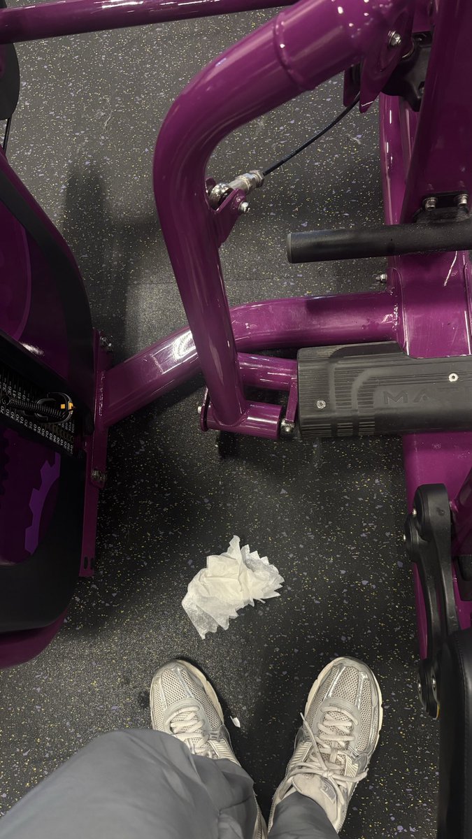 certified_kd0g's tweet photo. 7/2/26
gym https://t.co/Rg2A5dCHUI