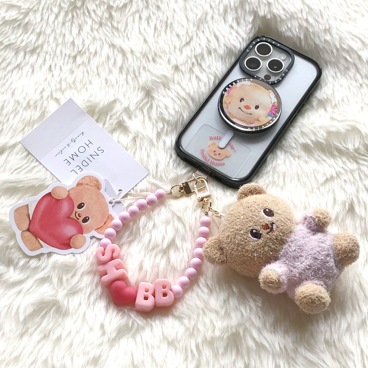 28j16s's tweet photo. スナイデルホームのButterbearコラボ届いた〜💓💓スマホストラップ買ったんだけどぬいが想像以上にふわっふわで一生触ってたくなる🥰🎶それに日本の商品だからかお顔がいつもと違くて新鮮でかわいい〜🌟iPhoneケースとも相性ばっちり🥹👍🏻 #SNIDELHOME #Butterbear #ด้อมน้องเนย #バターベア https://t.co/jOfd9cSHBw
