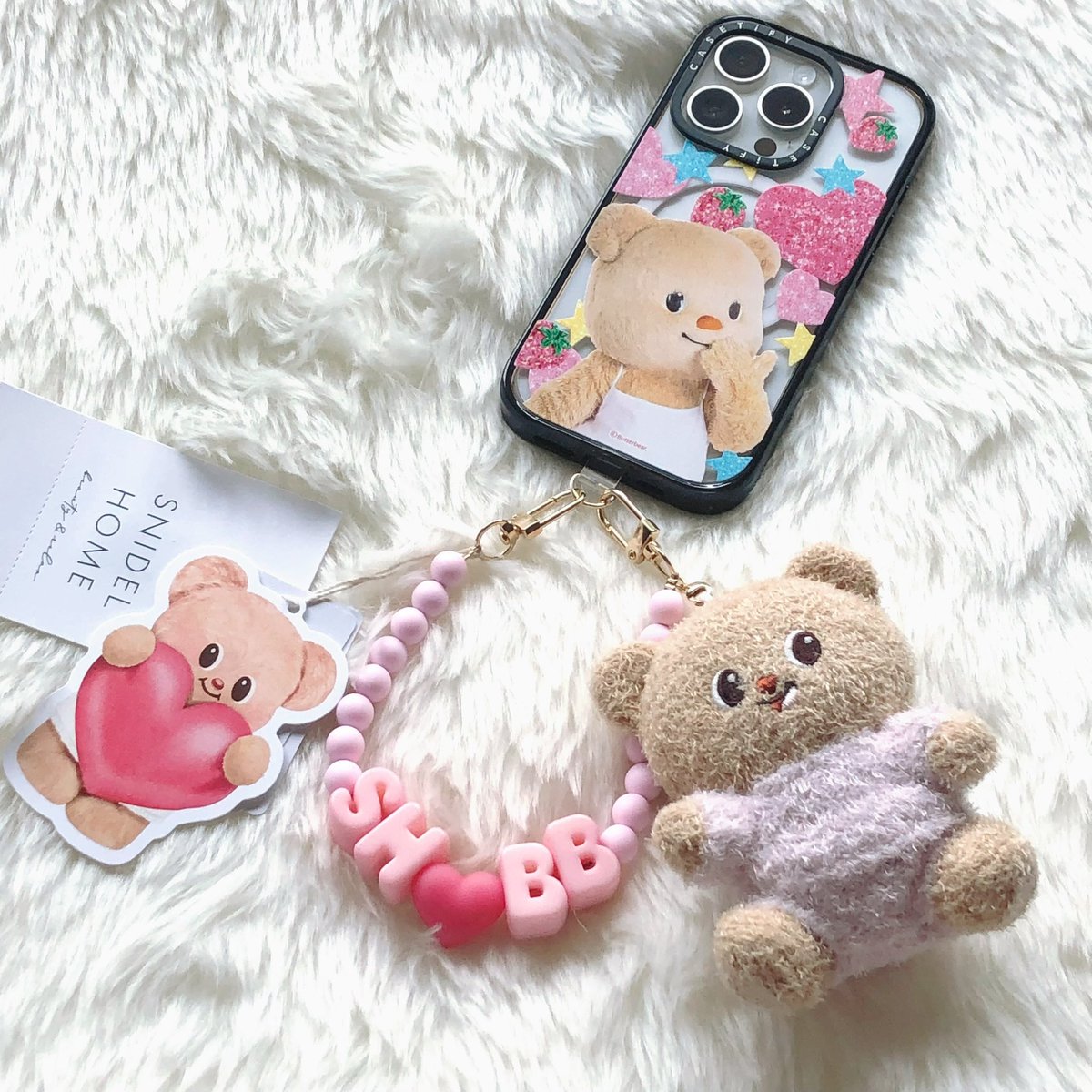 28j16s's tweet photo. スナイデルホームのButterbearコラボ届いた〜💓💓スマホストラップ買ったんだけどぬいが想像以上にふわっふわで一生触ってたくなる🥰🎶それに日本の商品だからかお顔がいつもと違くて新鮮でかわいい〜🌟iPhoneケースとも相性ばっちり🥹👍🏻 #SNIDELHOME #Butterbear #ด้อมน้องเนย #バターベア https://t.co/jOfd9cSHBw