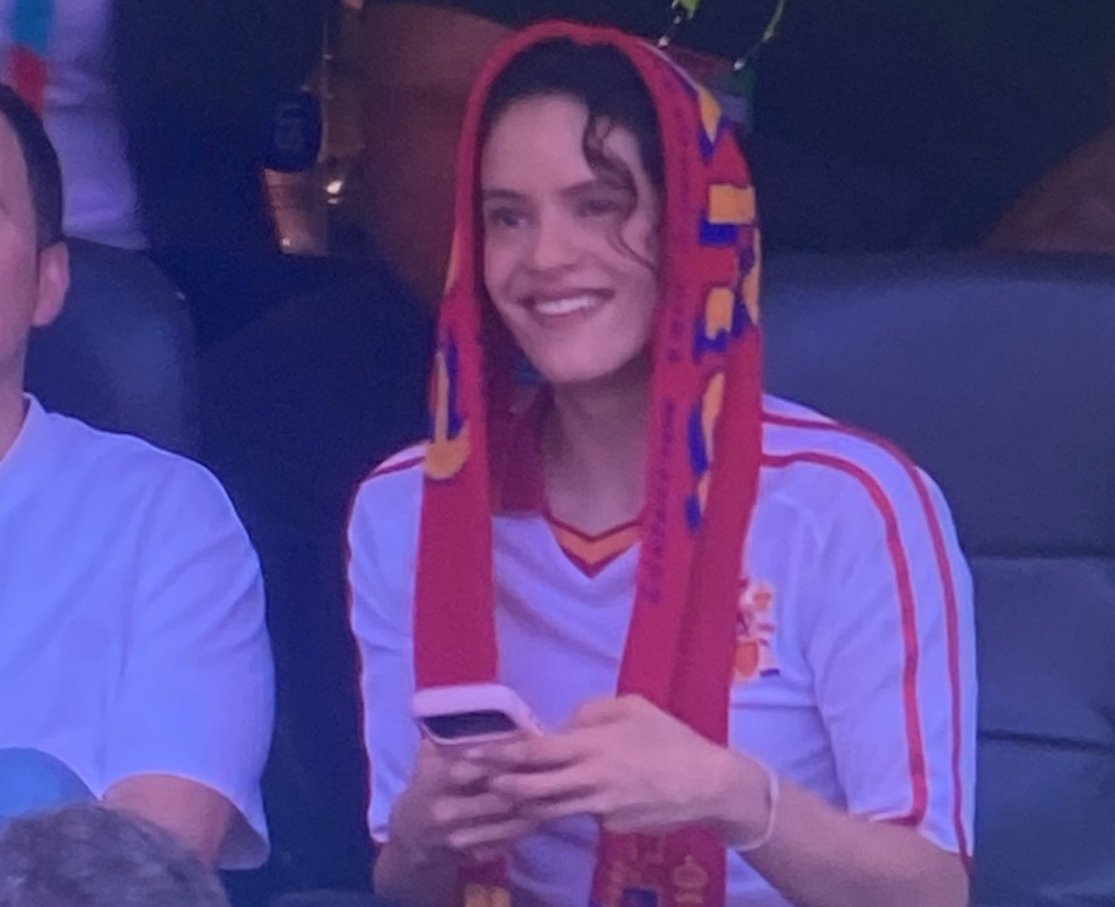 TTuiteroman's tweet photo. Qué mal lo debieron pasar ayer los fascistas de Vox viendo el partido. https://t.co/5nvZDx7RWb