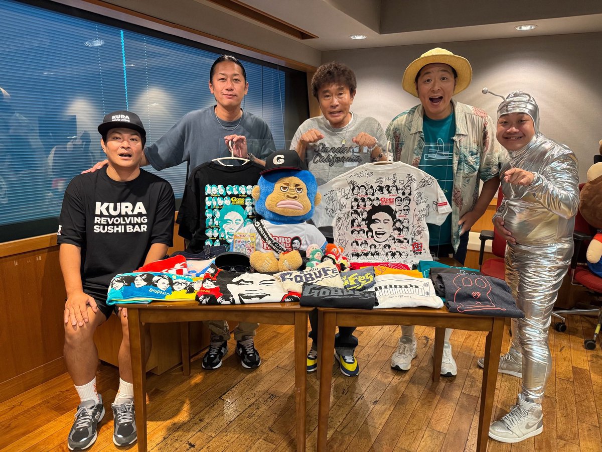 gobugobuRADIO's tweet photo. 先週に引き続き、今週もフェスのお話を。

そして、フェス音源は #SOPHIA さんの楽曲をオンエア♪
大ファンの瀬下さんが充さんからプレゼントされたものがあるそうなのですが…

このあと24時30分から放送スタート📻 ̖́-

🎧#radiko
https://t.co/8FMo2kYPDc

#MBSラジオ
#浜田雅功
@tjkseshita https://t.co/5DHD5elOUK