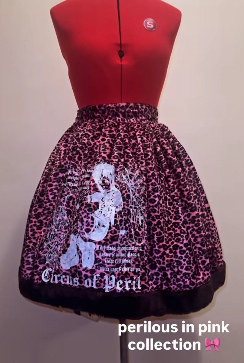 De4dGrrrl's tweet photo. I love circus of peril sm
I tried to buy once but they dont ship to my country :0 https://t.co/OGL53wdw6U