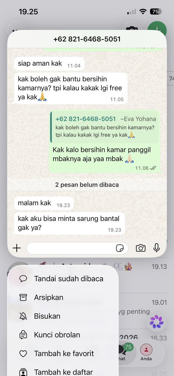 Mhehehee's tweet photo. Kenapa si orang orang weyy https://t.co/v2giAJ3nGU