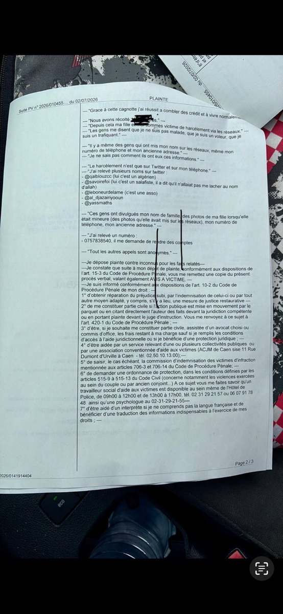 qalblouzscam's tweet photo. Extrait de la plainte déposée par le père de 9alb_majrouh (Assia) :

Plusieurs remarques : 

- On a donc la confirmation que ce « Brahim » s’agissait bien du père d’Assia (Jamal El Aidaoui) 

Mais un frère a mentionné quelque chose d’encore plus grave dans ce rapport - https://t.co/c9mrWgB0vJ