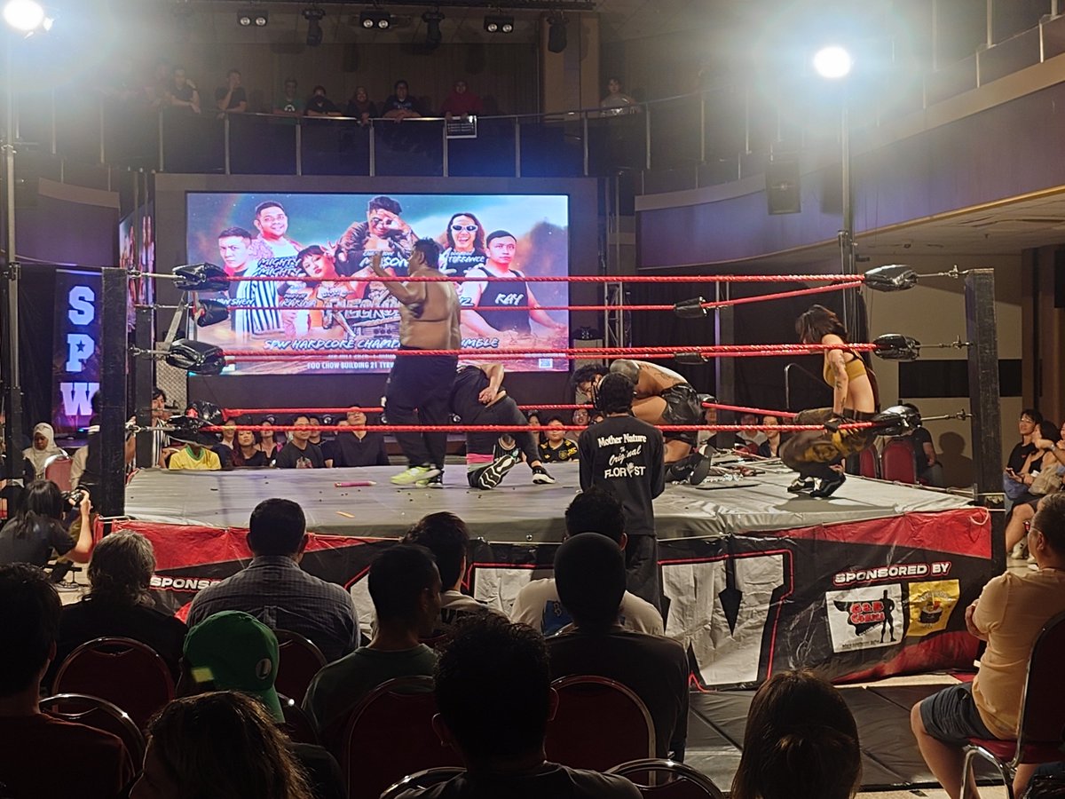 ash_mann1021's tweet photo. 今日は久々のシンガポールプロレス!
#SPW #SGProWrestling https://t.co/PAFzpYOEUI