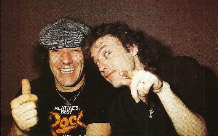 BrianJ2_n8's tweet photo. Studio days with Angus. Great memories, great laughs, and the start of one incredible ride. ⚡🎸
#MusicMemory #Throwback #AngusYoung #Throwback https://t.co/k9Me6Q3zBh