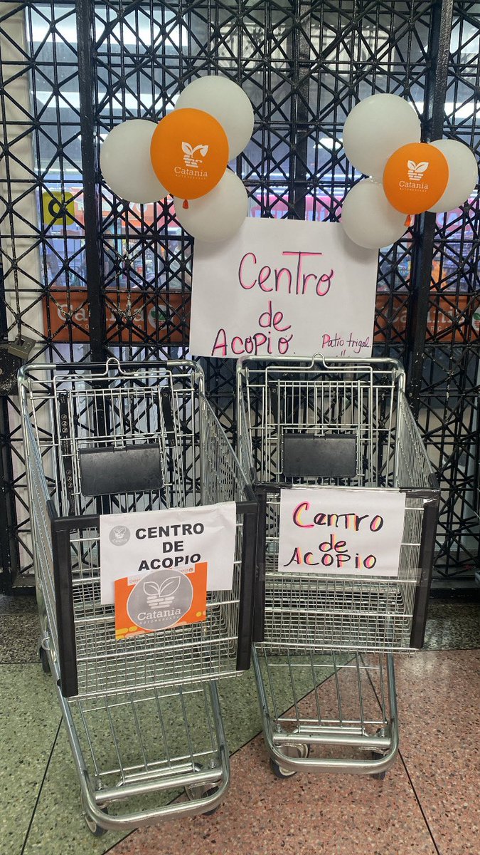 YsaBriMargiotta's tweet photo. La realidad es que la mayoría de los venezolanos vivimos con lo justo, "al día" pero aún en la desgracia que nos ha tocado vivir hemos demostrado que somos solidarios 💛💙💔 https://t.co/A3hS6AICwr