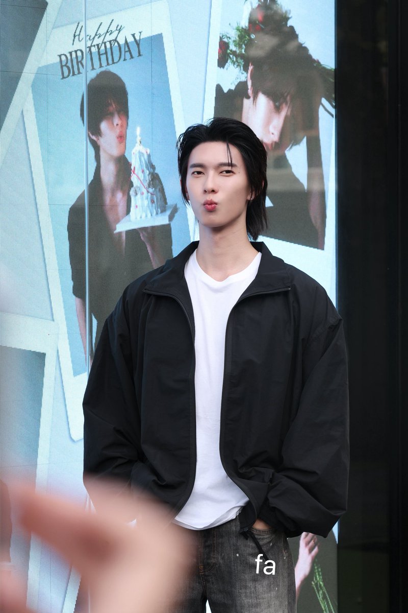 fa9494ml's tweet photo. cool guy😘@ppoohkt 

#23DegreeOfPOOH 
#23ofPOOHFanProject 
#ppoohkt @FriendlyMe_TH https://t.co/G5eu15enCb