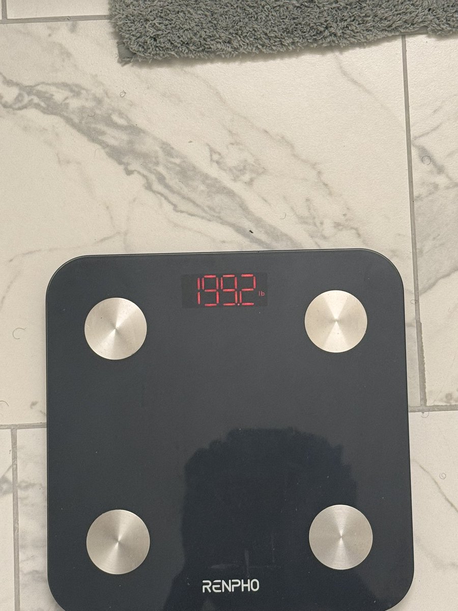 GOATeejay's tweet photo. officially victim weight, with assailant strength https://t.co/hmVNXVTztX