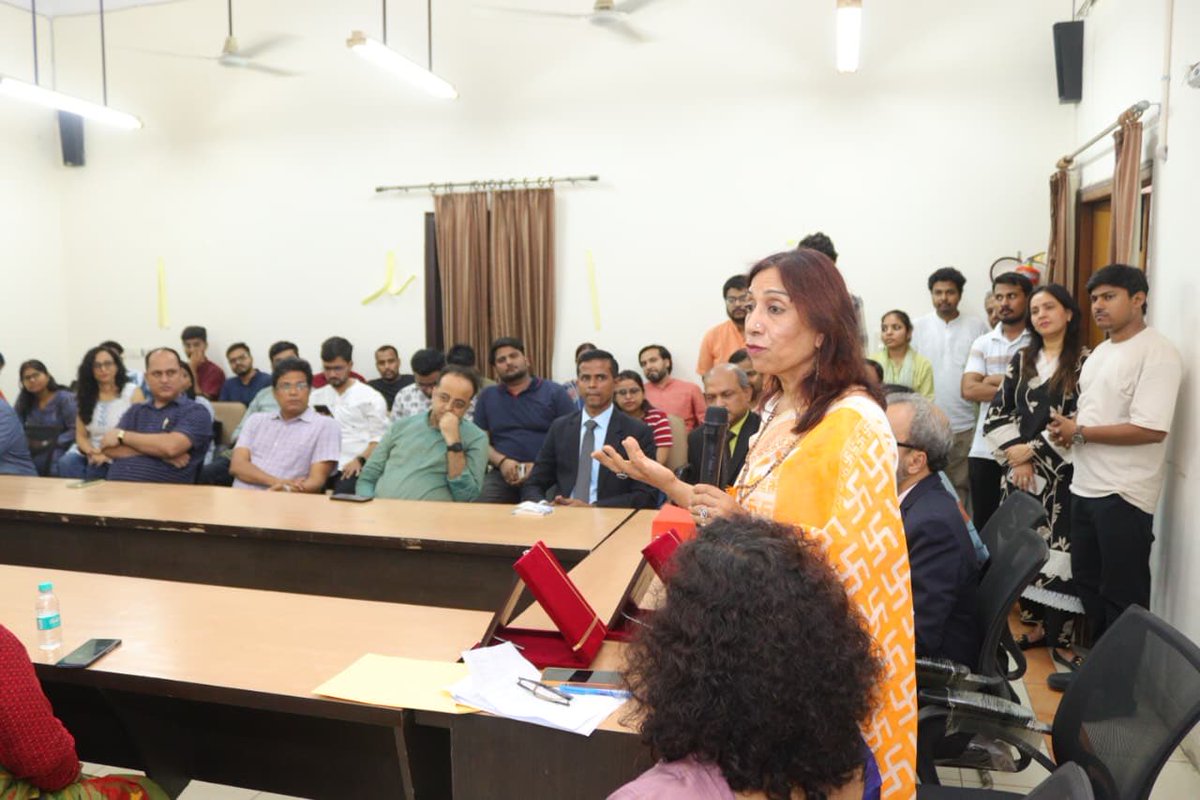 iccr_hq's tweet photo. Advancing academic synergy! 
The delegation of 25 Hindi scholars &amp; faculty from @DhakaU_Official visited Delhi University for an interaction with Prof. Sudha Singh, Head, Department of Hindi, focusing on advanced research &amp; pedagogy ties.
#CulturalDiplomacy #ICCR #XP @MEAIndia https://t.co/GVnDGgIBNZ