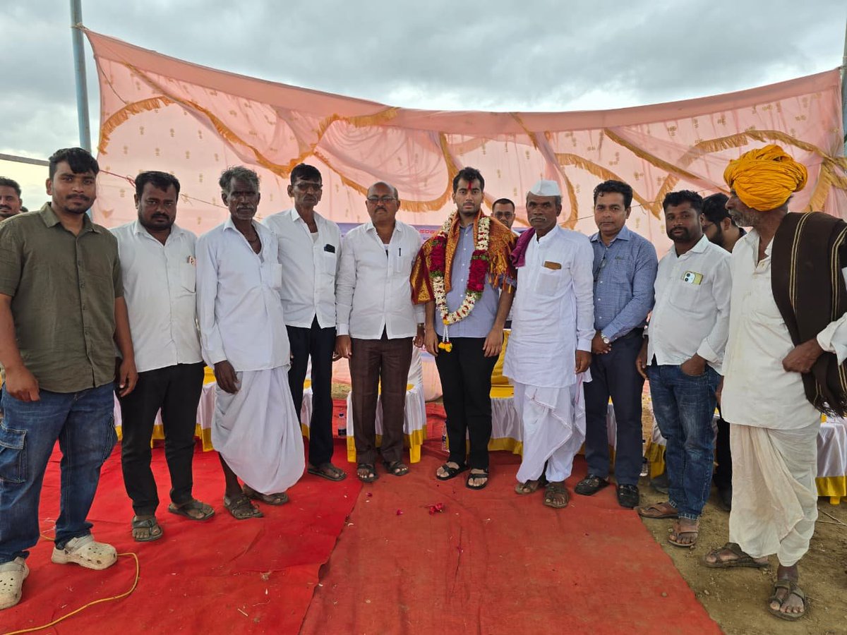 BMPatilOfficial's tweet photo. ಬಬಲೇಶ್ವರ ಕ್ಷೇತ್ರದ ತಿಕೋಟಾ ತಾಲೂಕಿನ ಧನ್ನರ್ಗಿ ಗ್ರಾಮದಲ್ಲಿ ಸುಮಾರು ರೂ. 65 ಲಕ್ಷ ವೆಚ್ಚದಲ್ಲಿ ಆಯುಷ್ಮಾನ್ ಆರೋಗ್ಯ ಮಂದಿರ ಕಟ್ಟಡ ನಿರ್ಮಾಣ ಕಾಮಗಾರಿ ಕೈಗೊಳ್ಳಲಾಗಿದೆ. ಈ ಸಂಬಂಧ ಗುರುವಾರ ಸ್ಥಳೀಯ ಜನಪ್ರತಿನಿಧಿಗಳು ಹಾಗೂ ಗ್ರಾಮದ ಹಿರಿಯರೊಂದಿಗೆ ಭೂಮಿಪೂಜೆ ನೆರವೇರಿಸಲಾಯಿತು.
ಗ್ರಾಮೀಣ ಜನತೆಗೆ ಗುಣಮಟ್ಟದ ಆರೋಗ್ಯ ಸೇವೆಗಳನ್ನು ಮತ್ತಷ್ಟು ಸುಲಭವಾಗಿ ತಲುಪಿಸುವ ನಿಟ್ಟಿನಲ್ಲಿ ಈ ಆರೋಗ್ಯ ಮಂದಿರ ಮಹತ್ವದ ಹೆಜ್ಜೆಯಾಗಲಿದೆ