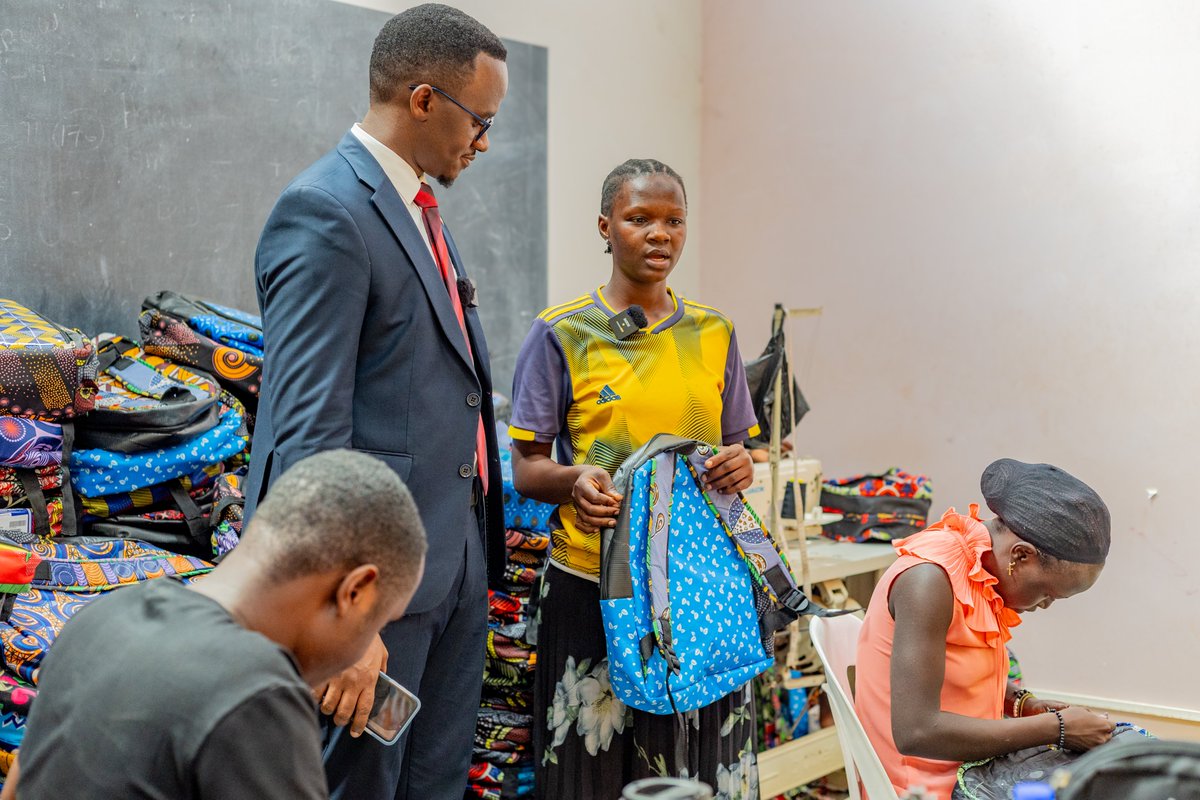 MWFAlumniUganda's tweet photo. Our visit to @smartgirlsug was more than a partnership meeting, it was an opportunity to tour their training spaces, engage with the incredible work they're doing, & witness firsthand how they're empowering young women through skills, innovation and opportunity.
#CleanSIP https://t.co/Xr7SJkyPeR