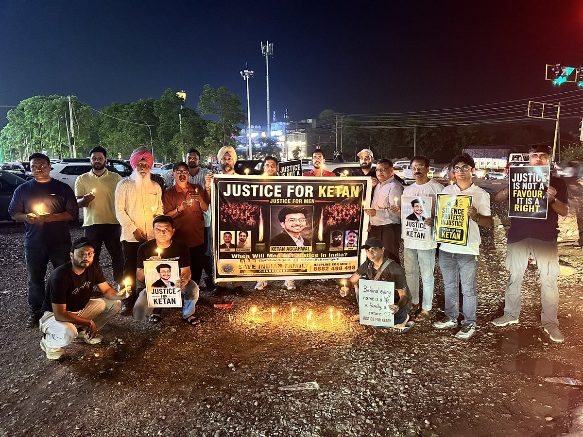 sifchandigarh's tweet photo. A candle can light the darkness, but together, our voices can spark change.

We held a peaceful candlelight protest to raise awareness across the citizens of Tricity and stand united in demanding #JusticeForKetanAggarwal.

Justice has no gender. Every victim deserves to be heard. Men can be victims too, and every call for justice deserves compassion, fairness, and due process.

We stood in peace. We stood for truth. We stood for justice.

🕯️ One candle. One voice. 

One demand-Justice for Ketan Aggarwal.
#JusticeForKetan  
#PuneMurderCase 
#candlelightprotest 
#SiyaGoyal