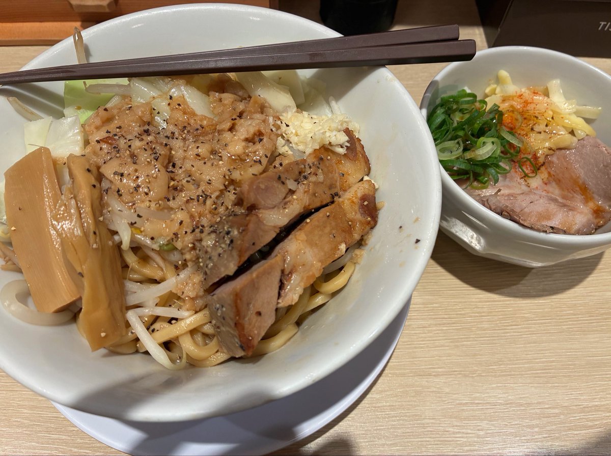 karashi1st's tweet photo. 花金ご褒美飯 https://t.co/q58tBjaEm8