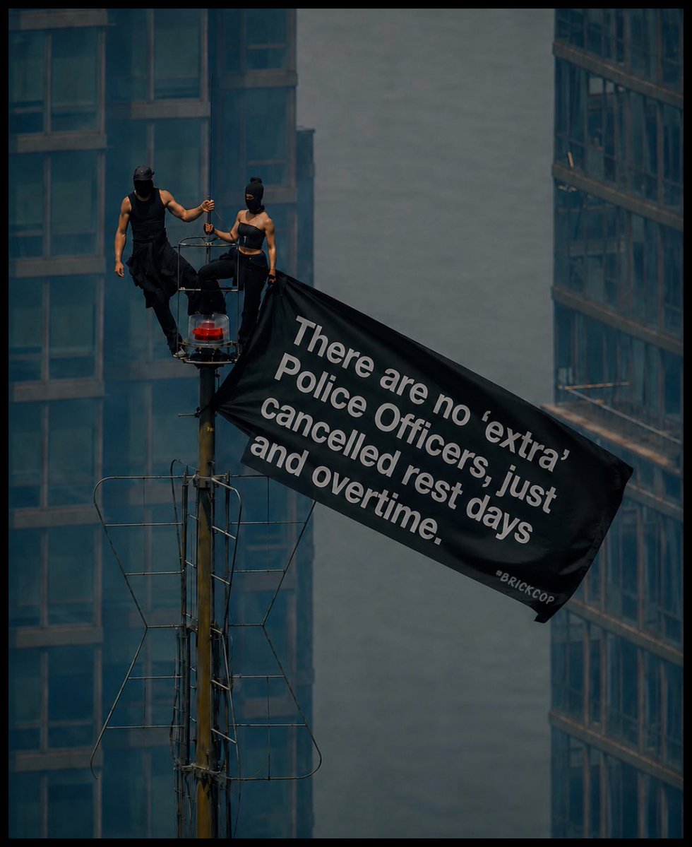 Brick_Cop's tweet photo. Ah, it’s getting international attention finally…😉

#ThinBlueLine 🚨 https://t.co/gMdAE4RziY