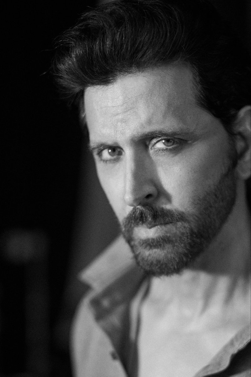 avigowariker's tweet photo. DudeDefinition!!!💥💥
#PostPackUpShot with @iHrithik https://t.co/CgyxpbNEFl