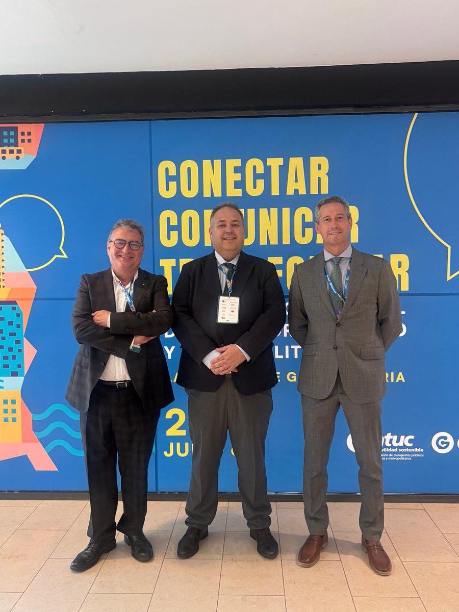 vectalia's tweet photo. Hemos asistido al 32º Congreso Nacional de Transporte Urbano y Metropolitano, un encuentro clave para compartir experiencias y analizar los retos del futuro de la movilidad🚍

Gracias a @ATUC por la organización y a @GuaguasLPA   por su acogida en Las Palmas de Gran Canaria💚 https://t.co/PJpNg8P3qe