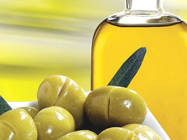 akbaralishah's tweet photo. Pakistan just won Gold at the London International Olive Oil Competition 2026 , first time ever. Loralai Olives (Balochistan) took the top honour in a blind tasting against the world’s best.

Pakistan is also now a full member of the International Olive Council.

We’re moving from olive oil importer to recognized producer of premium EVOO. 

From Loralai, the Olive Oil capital of Pakistan to the world. 

This isn’t just good news for one brand, it elevates the entire “Pakistani food” proposition globally and shows what’s possible when quality meets modern processing and storytelling.

The ripple effect for other Pakistani food brands could be significant. Quality wins open markets. 🇵🇰🫒
