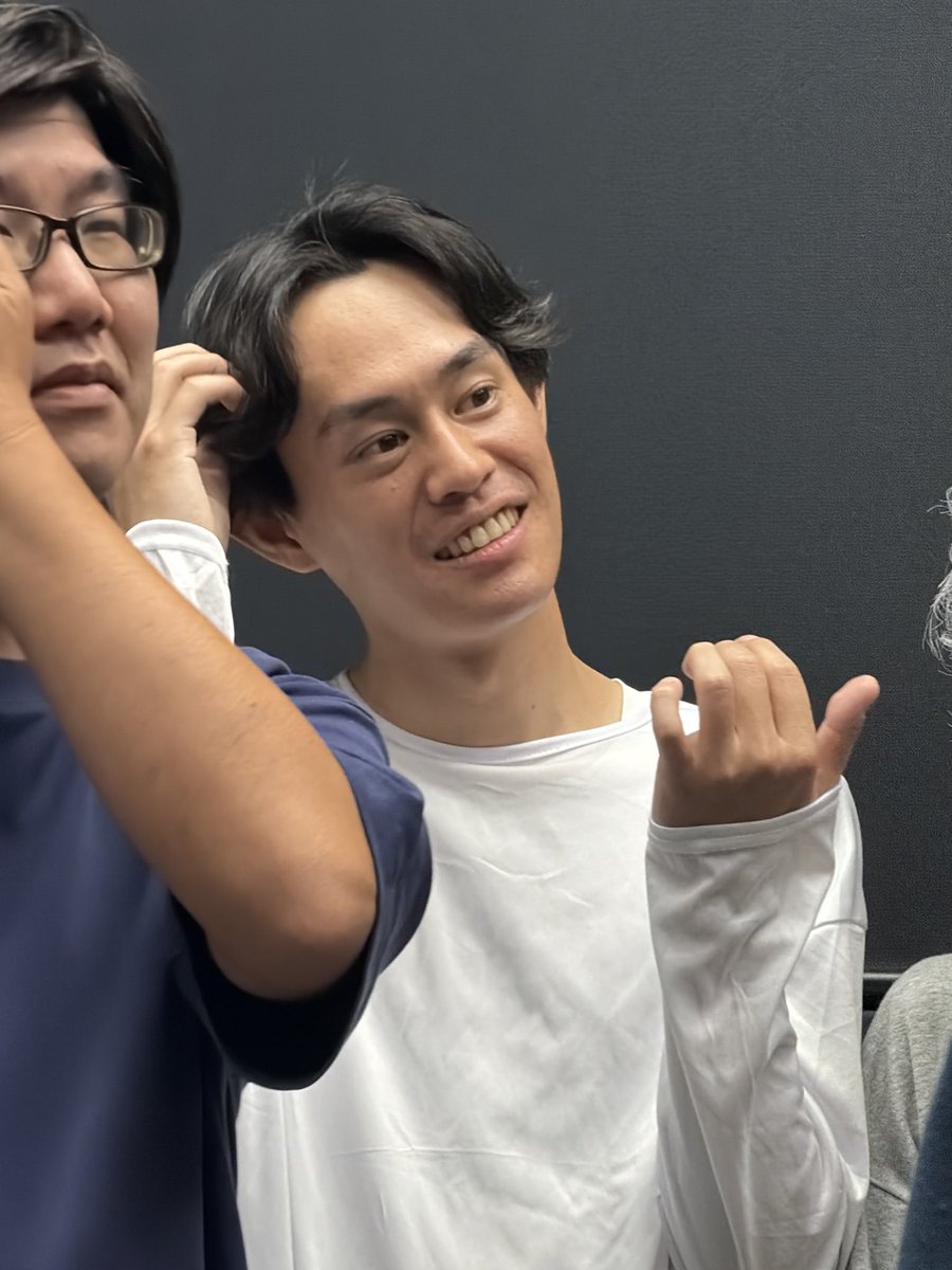 MaruMrio89's tweet photo. ワライブ
牧場Queenがやっぱり1番面白かった！
コント衣装でのれなちるさん、コントメイク以外はノーメイクでも綺麗な肌ですが普通に綺麗な時の写真も添えて📸
やましゅうさんは野球やけで健康的！
キングオブコントに向けて面白さも増してる！
#牧場Queen #ワライブ #れなちる https://t.co/ekcdy9aHkA