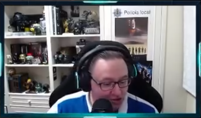 Robe_Maul's tweet photo. @MrCentolloman @Horo221 Colega, a quien estas llamando cuñado?, es mirar tu canal de twitch y te das cuenta de que igual el que daria miedo de que este cerca de niños eres tu. https://t.co/DWjZi6dmUm