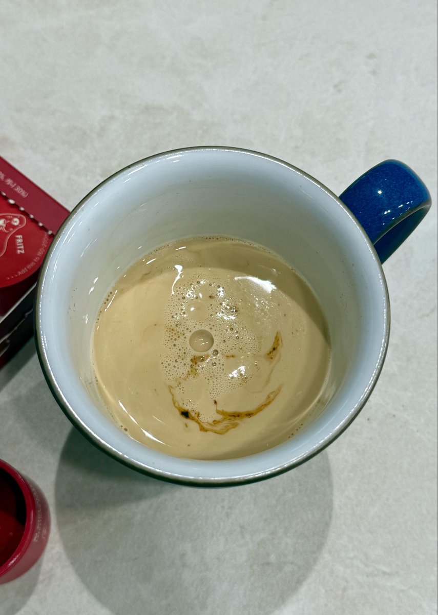 npp0921's tweet photo. 프릳츠のコーヒー好きだから気になって買ってみたんだけどGSで買えるこの우유で割ったら美味しすぎて困ってる😭😭😭カフェイン中毒ますます悪化しちゃう助けて…. https://t.co/fKdc5OPSRH